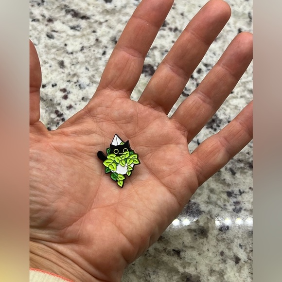 3/$15 Adorable Cat & Plants Pin Brooch - Picture 6 of 6